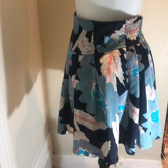 “FREE PEOPLE” Short Floral Skirt. - Picture 7 of 9